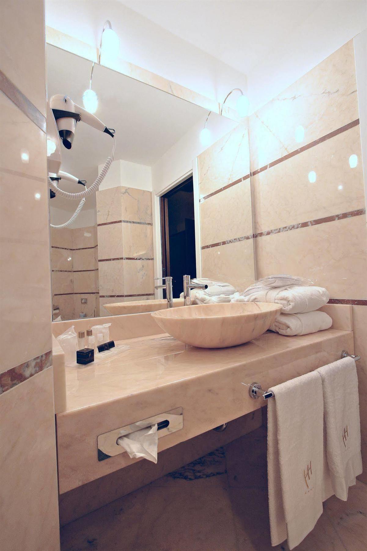 Habitat 4*