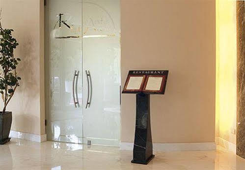 Hotel Habitat 4*